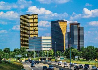 25391 Saint James Square, Southfield, MI 48075