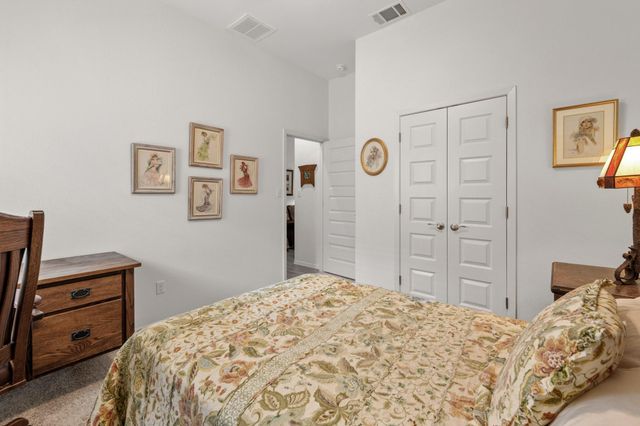 128 Riverhill DR, Georgetown, TX 78628