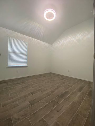 128 Riverhill DR, Georgetown, TX 78628