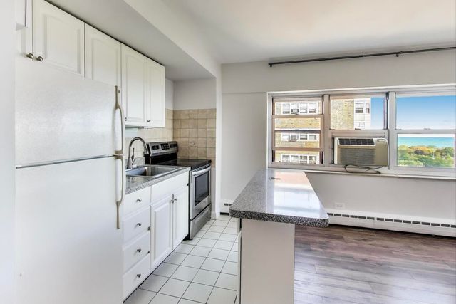 4950 N Marine Drive 1402, Chicago, IL 60640