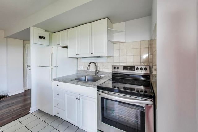 4950 N Marine Drive 1402, Chicago, IL 60640