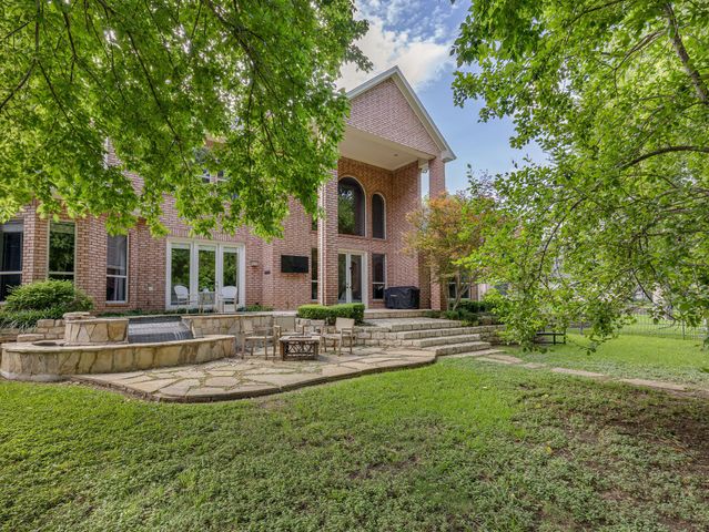 5832 Forest Bend Place, Fort Worth, TX 76112