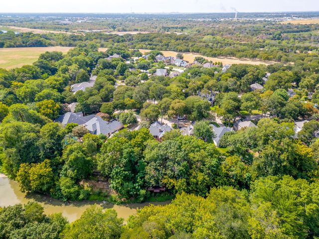 5832 Forest Bend Place, Fort Worth, TX 76112