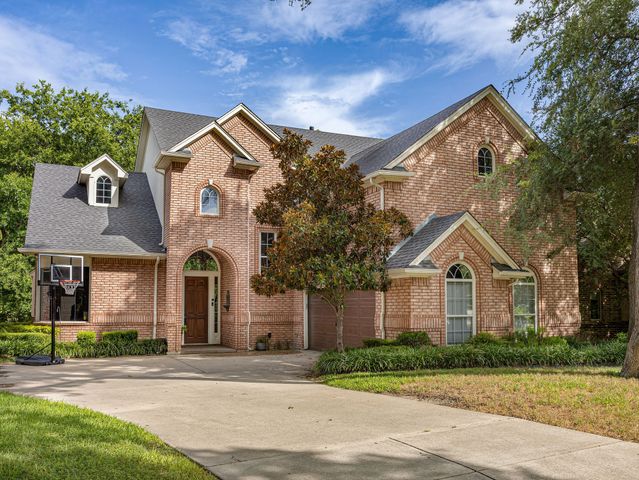5832 Forest Bend Place, Fort Worth, TX 76112