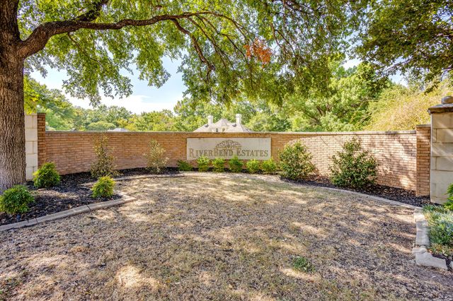 5832 Forest Bend Place, Fort Worth, TX 76112