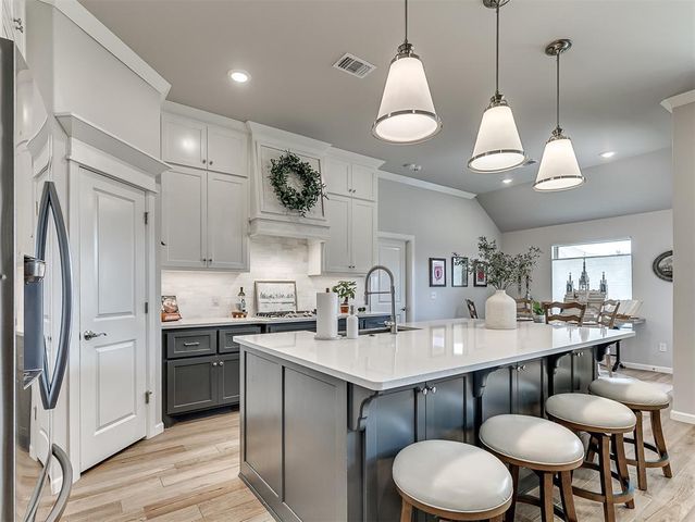 624 Dardanelle Pass, Edmond, OK 73025