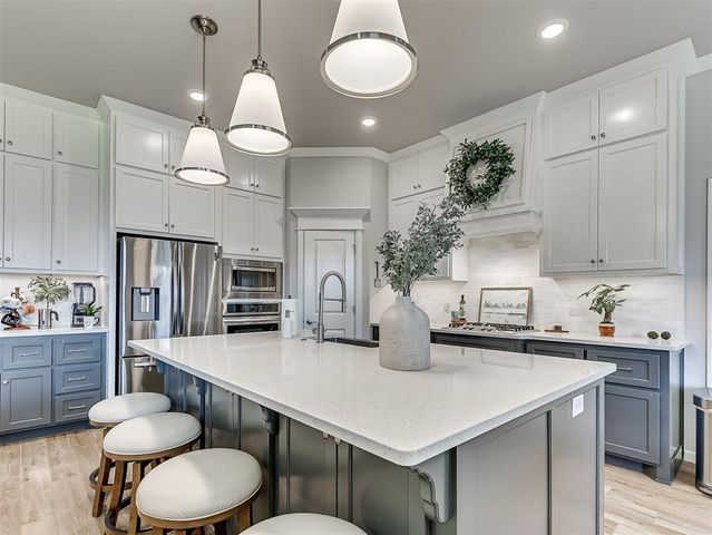 624 Dardanelle Pass, Edmond, OK 73025
