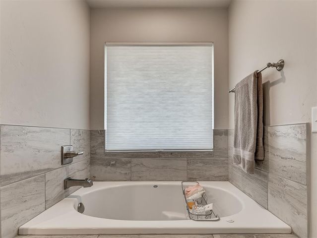 624 Dardanelle Pass, Edmond, OK 73025