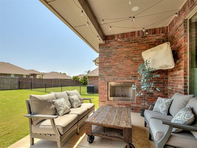 624 Dardanelle Pass, Edmond, OK 73025