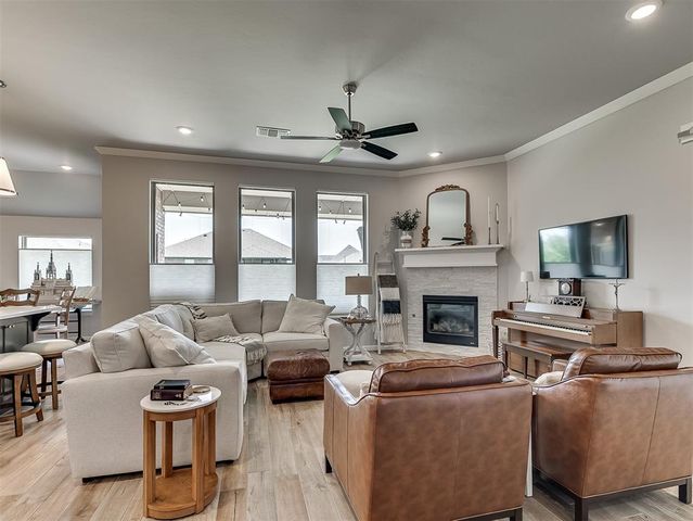 624 Dardanelle Pass, Edmond, OK 73025