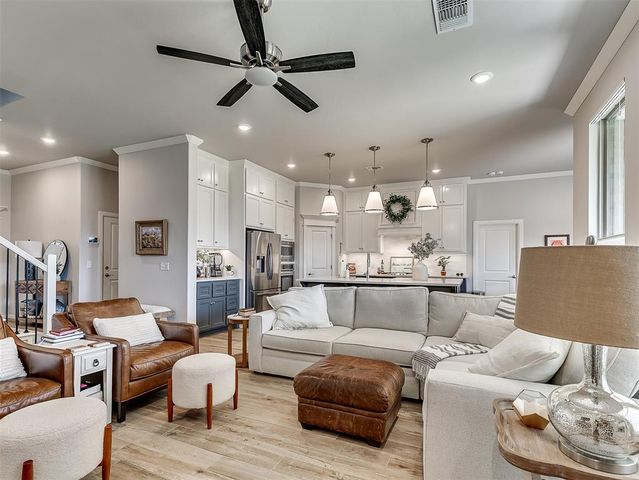 624 Dardanelle Pass, Edmond, OK 73025