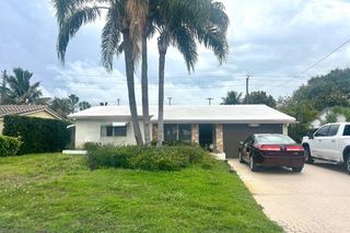 350 NE 42nd Street, Oakland Park, FL 33334
