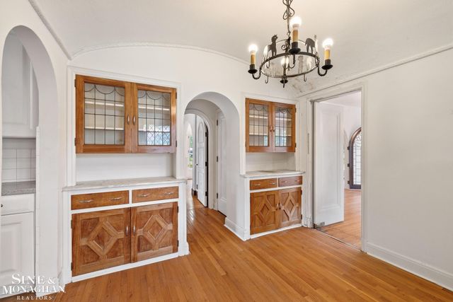 1350 Buckingham Road, Grosse Pointe Park, MI 48230