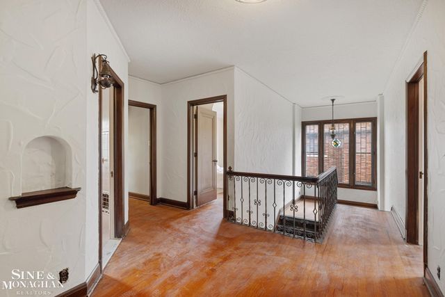 1350 Buckingham Road, Grosse Pointe Park, MI 48230