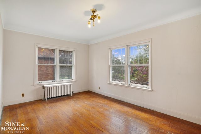 1350 Buckingham Road, Grosse Pointe Park, MI 48230