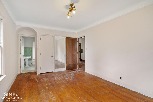 1350 Buckingham Road, Grosse Pointe Park, MI 48230