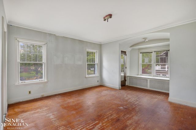 1350 Buckingham Road, Grosse Pointe Park, MI 48230