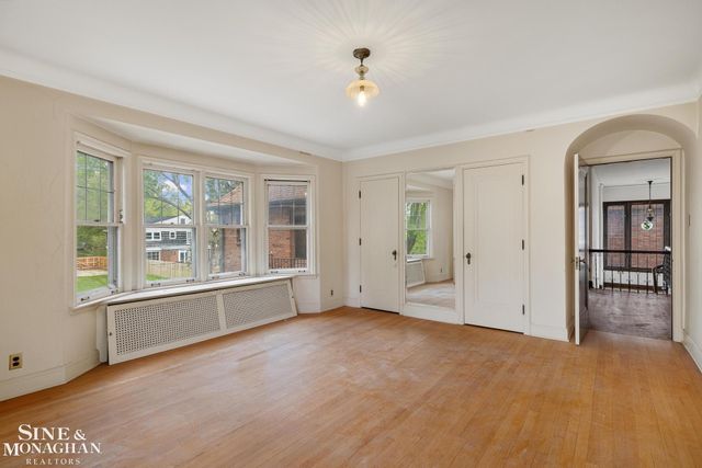 1350 Buckingham Road, Grosse Pointe Park, MI 48230