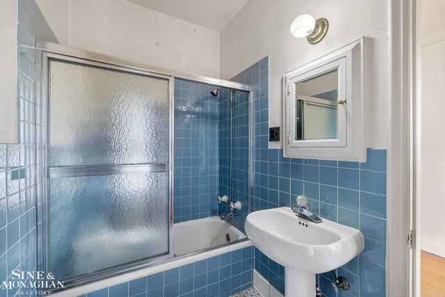 1350 Buckingham Road, Grosse Pointe Park, MI 48230