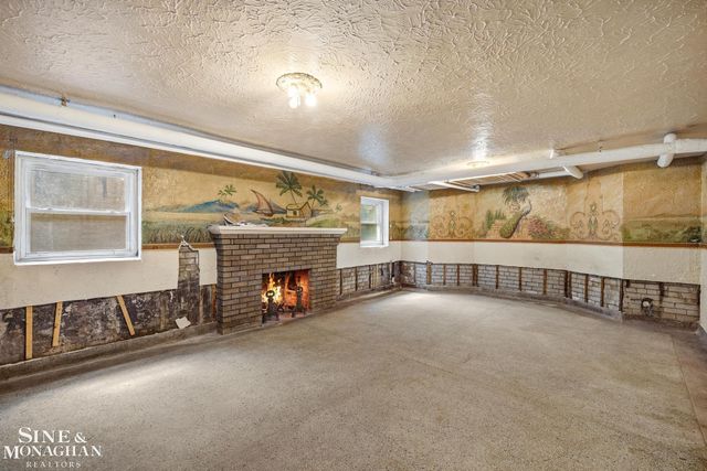 1350 Buckingham Road, Grosse Pointe Park, MI 48230