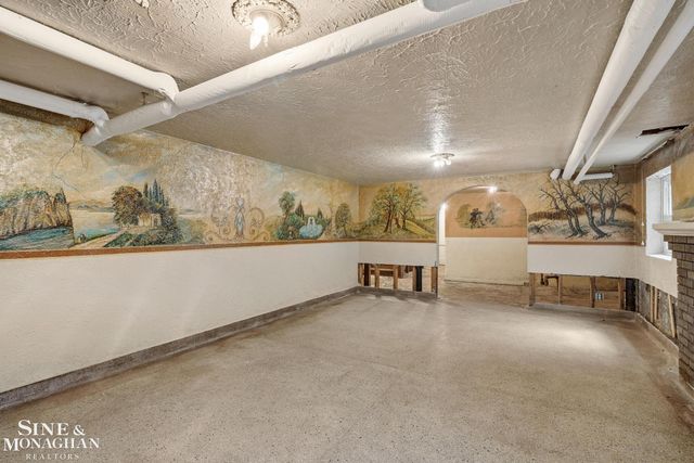1350 Buckingham Road, Grosse Pointe Park, MI 48230