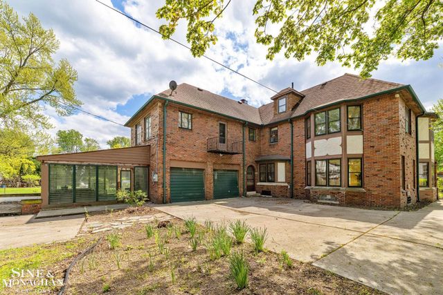 1350 Buckingham Road, Grosse Pointe Park, MI 48230