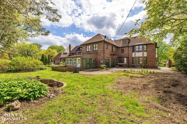 1350 Buckingham Road, Grosse Pointe Park, MI 48230