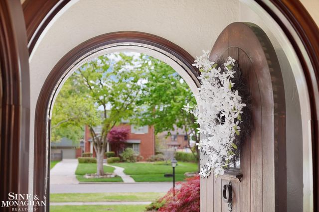 1350 Buckingham Road, Grosse Pointe Park, MI 48230