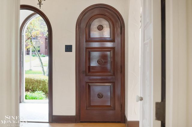 1350 Buckingham Road, Grosse Pointe Park, MI 48230