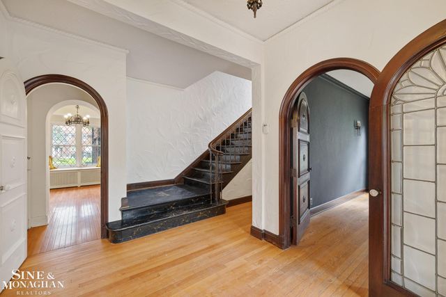 1350 Buckingham Road, Grosse Pointe Park, MI 48230