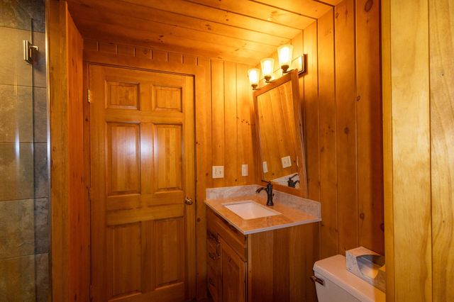 1209 Wildlife Road, Hartford, VT 05001