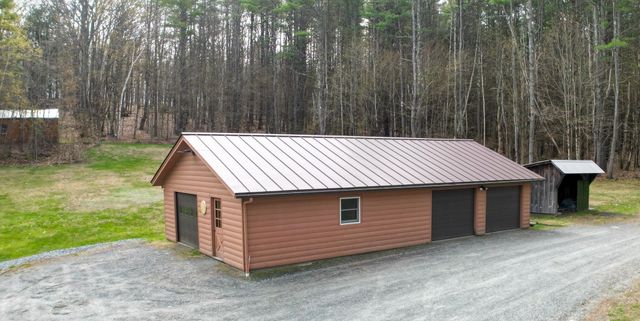 1209 Wildlife Road, Hartford, VT 05001