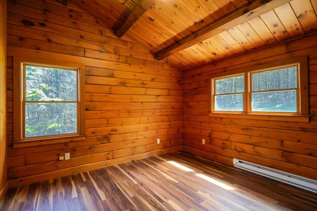 1209 Wildlife Road, Hartford, VT 05001
