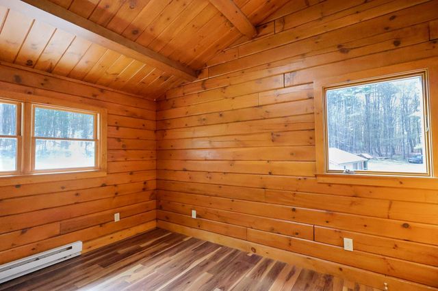 1209 Wildlife Road, Hartford, VT 05001