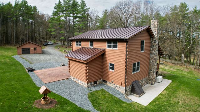 1209 Wildlife Road, Hartford, VT 05001