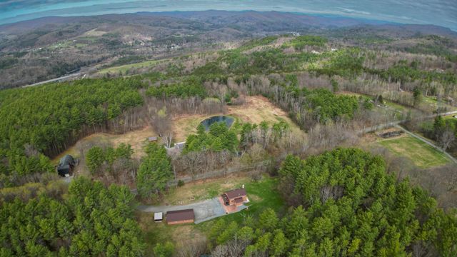 1209 Wildlife Road, Hartford, VT 05001
