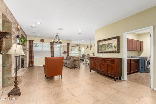 11441 E SONRISA Avenue, Mesa, AZ 85212