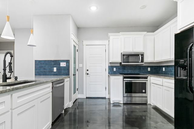 1029 W Hull Street, Denison, TX 75020