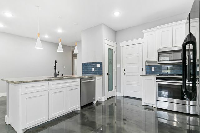 1029 W Hull Street, Denison, TX 75020