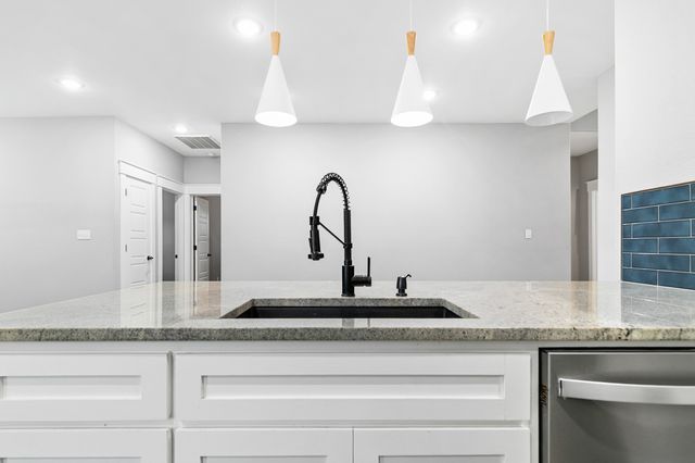 1029 W Hull Street, Denison, TX 75020