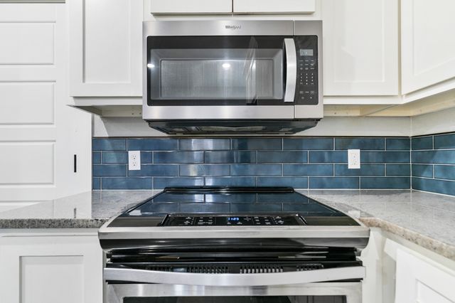 1029 W Hull Street, Denison, TX 75020