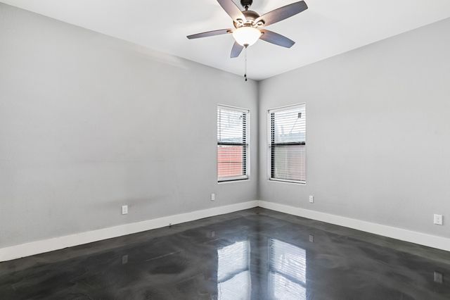 1029 W Hull Street, Denison, TX 75020