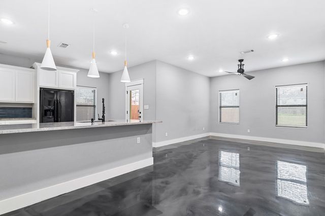 1029 W Hull Street, Denison, TX 75020