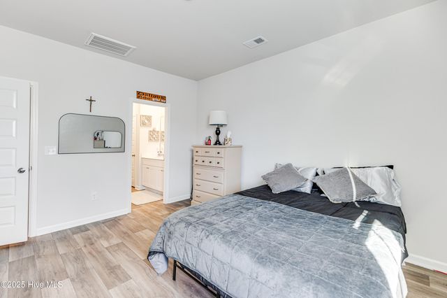 2049 Wild Indigo Circle NW, Calabash, NC 28467