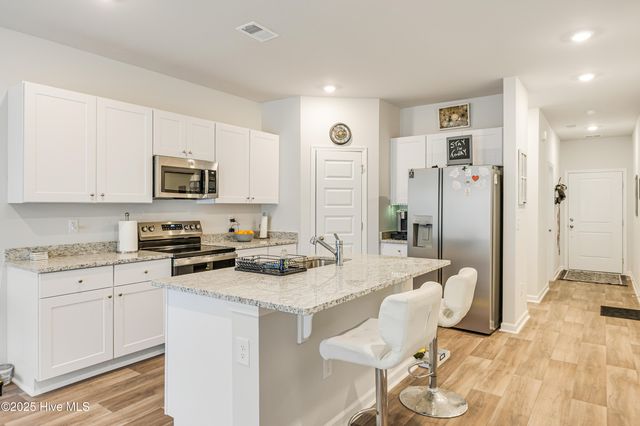 2049 Wild Indigo Circle NW, Calabash, NC 28467