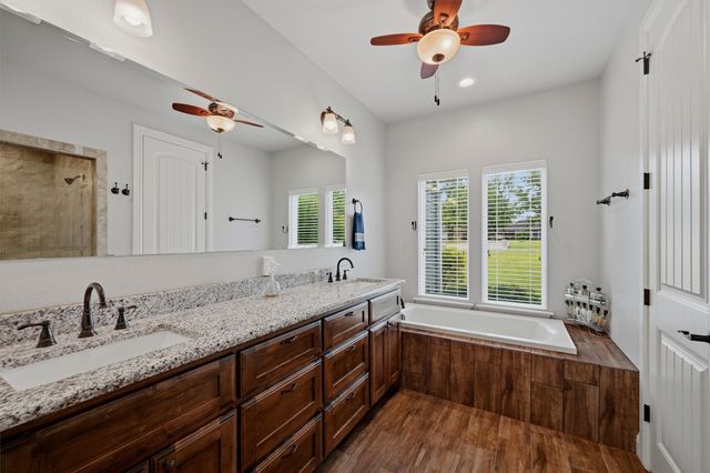 206 Modoc Trail, Lake Kiowa, TX 76240