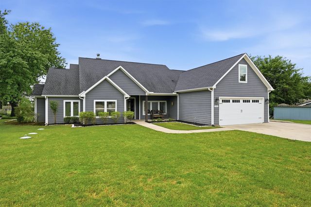 206 Modoc Trail, Lake Kiowa, TX 76240