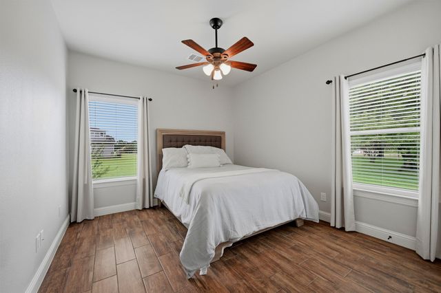 206 Modoc Trail, Lake Kiowa, TX 76240