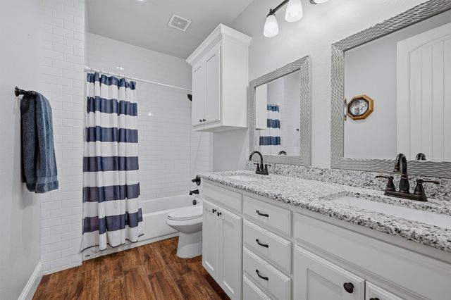 206 Modoc Trail, Lake Kiowa, TX 76240