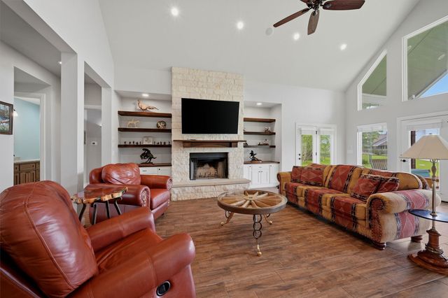 206 Modoc Trail, Lake Kiowa, TX 76240